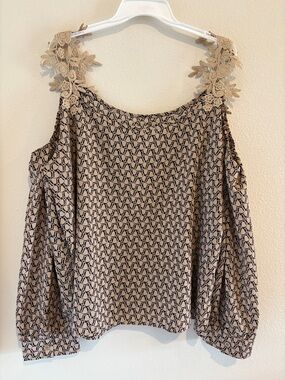 tan and black patterned blouse w 3/4 length sleeves and crochet straps - NWOT